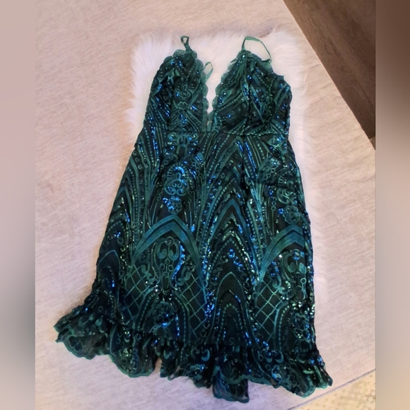 PrettyLittleThing Teal Sequin Mini Dress - Picture 3 of 5